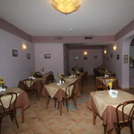 מלון Hotel Nice
