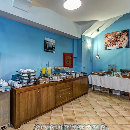 Hotel Nice فندق سورينتو