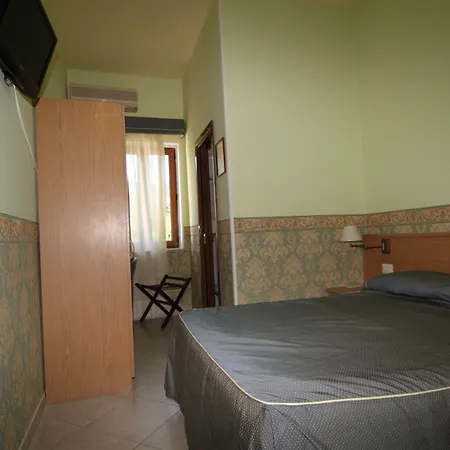 Hotell Hotel Nice 3*